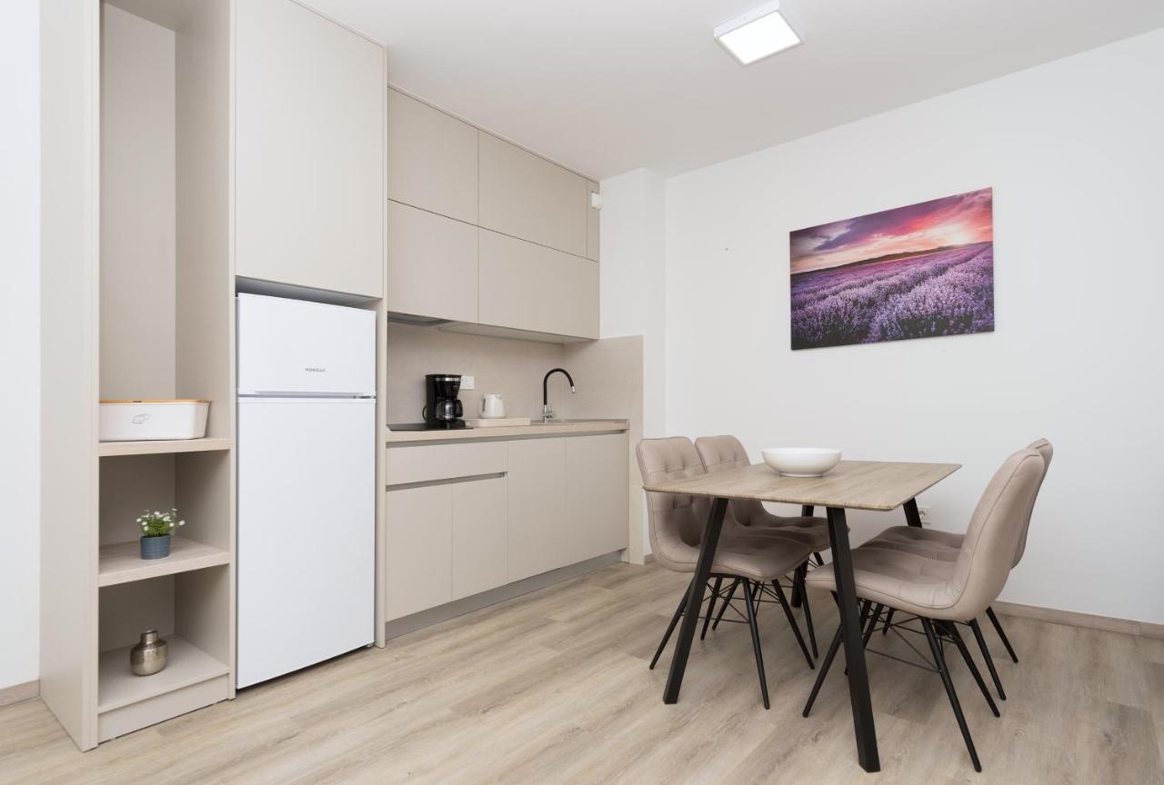 Apartments By The Sea Makarska - 19134 Ngoại thất bức ảnh