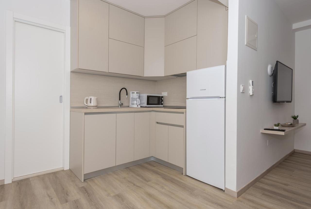 Apartments By The Sea Makarska - 19134 Ngoại thất bức ảnh