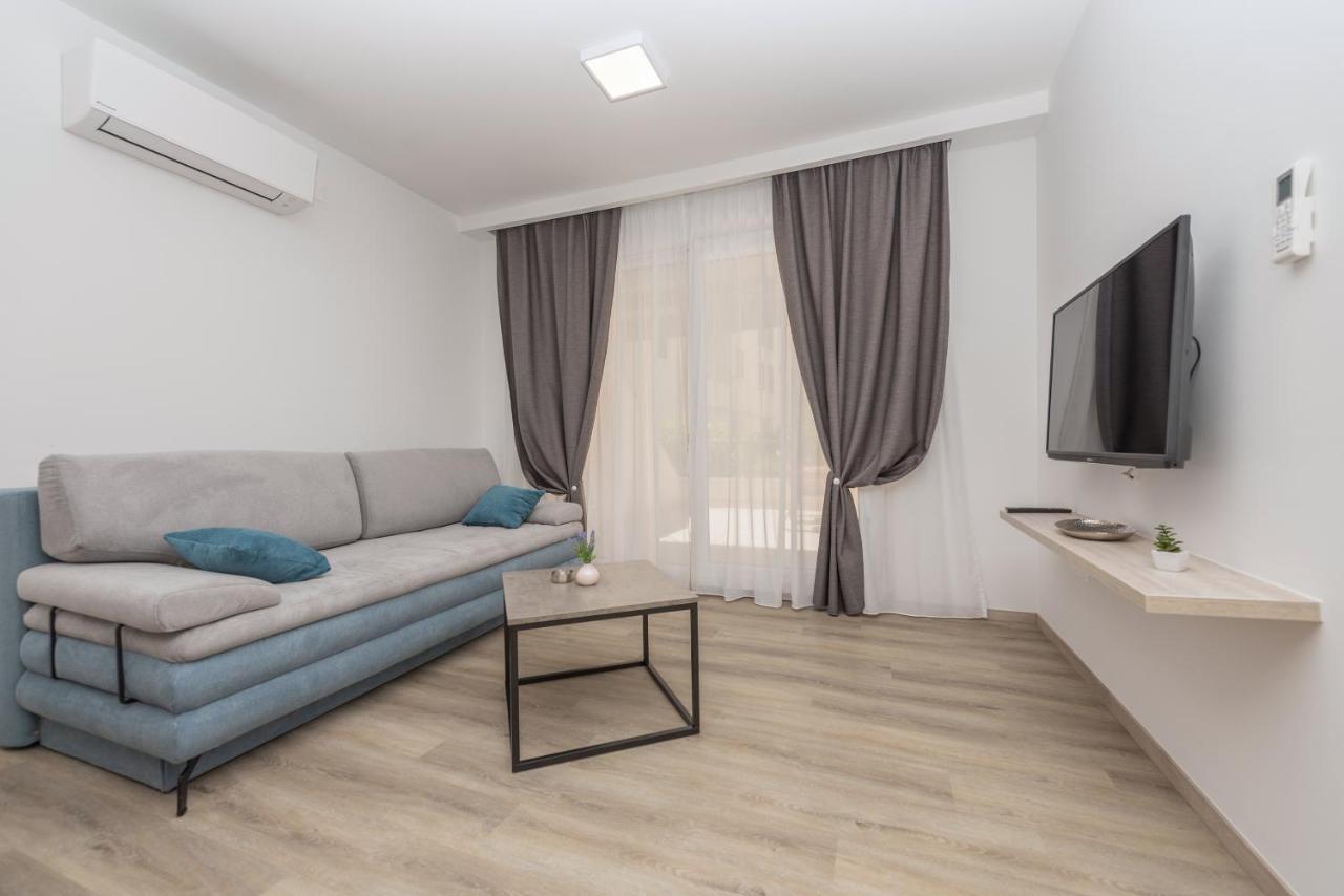 Apartments By The Sea Makarska - 19134 Ngoại thất bức ảnh