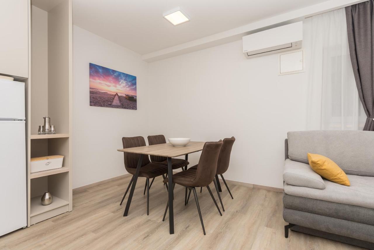 Apartments By The Sea Makarska - 19134 Ngoại thất bức ảnh