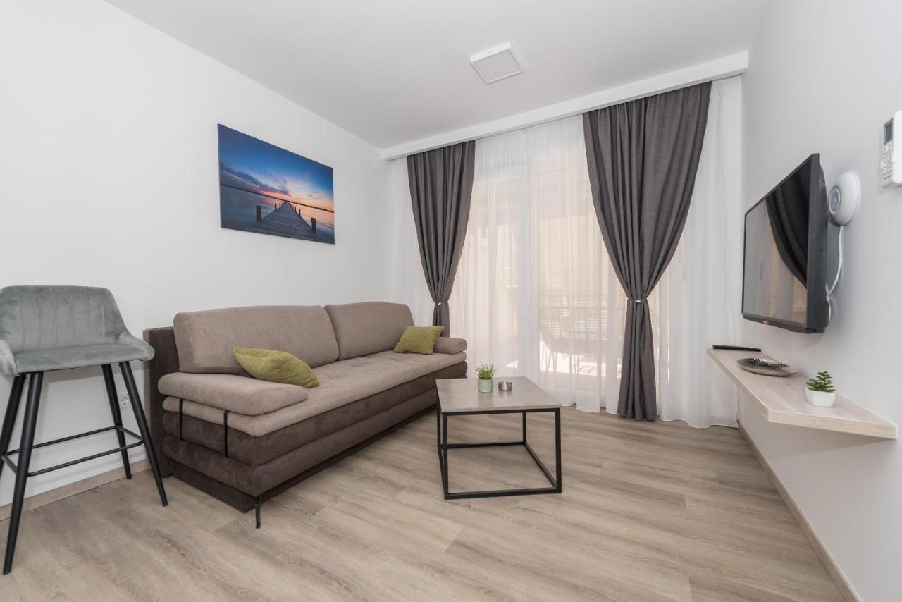 Apartments By The Sea Makarska - 19134 Ngoại thất bức ảnh