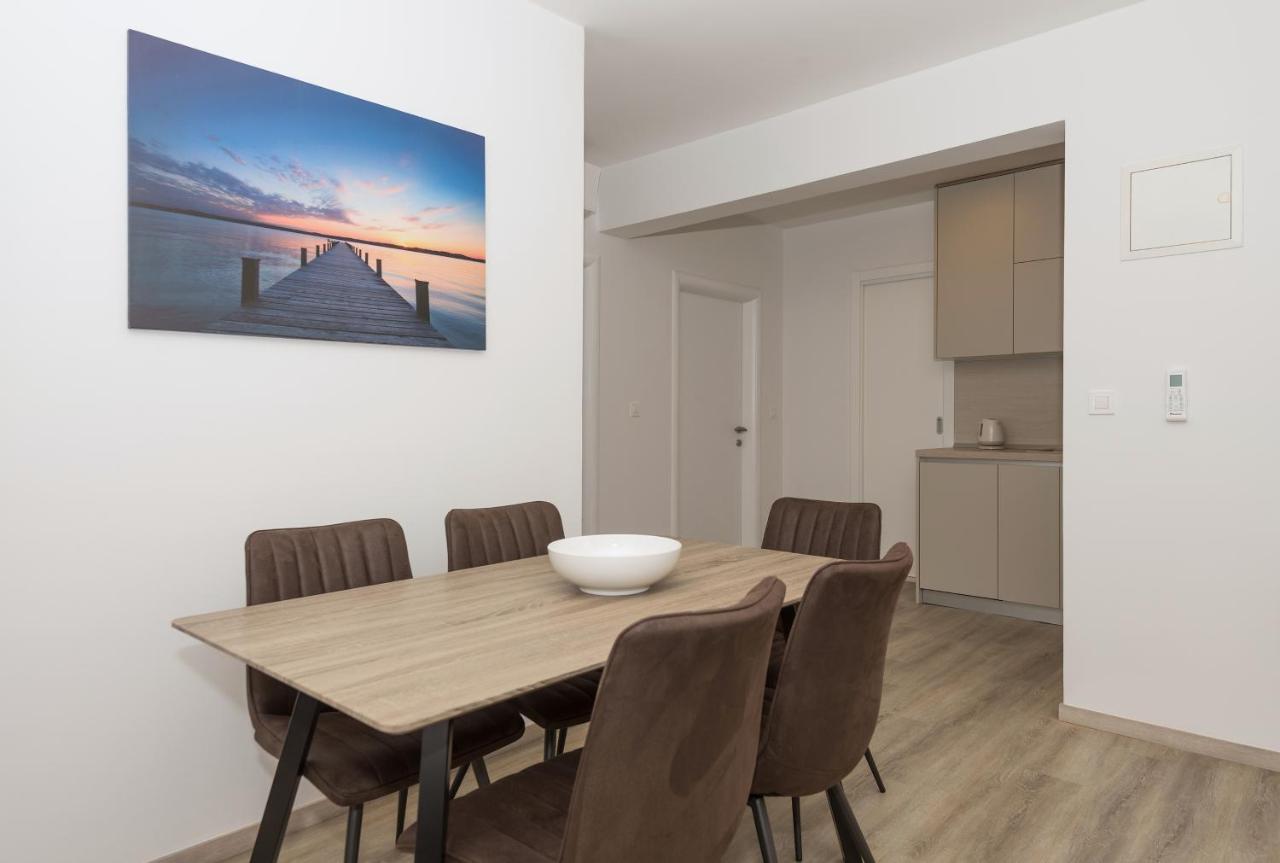 Apartments By The Sea Makarska - 19134 Ngoại thất bức ảnh