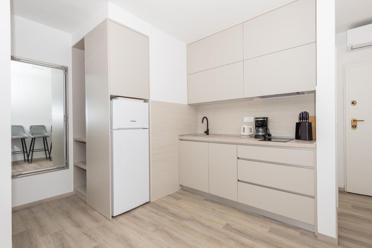Apartments By The Sea Makarska - 19134 Ngoại thất bức ảnh