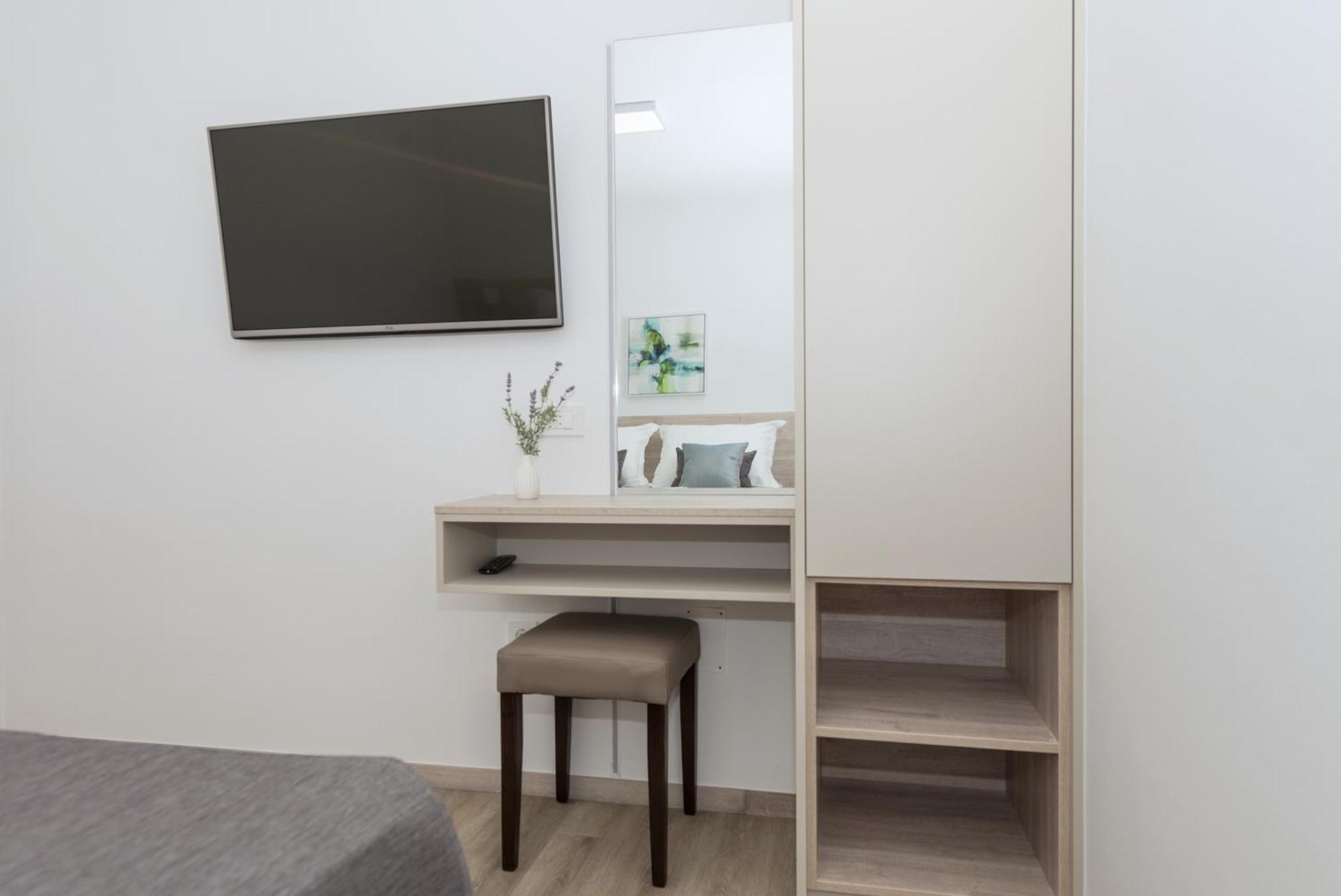 Apartments By The Sea Makarska - 19134 Phòng bức ảnh