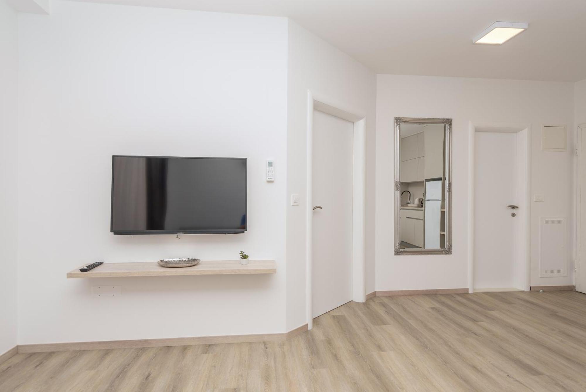 Apartments By The Sea Makarska - 19134 Phòng bức ảnh